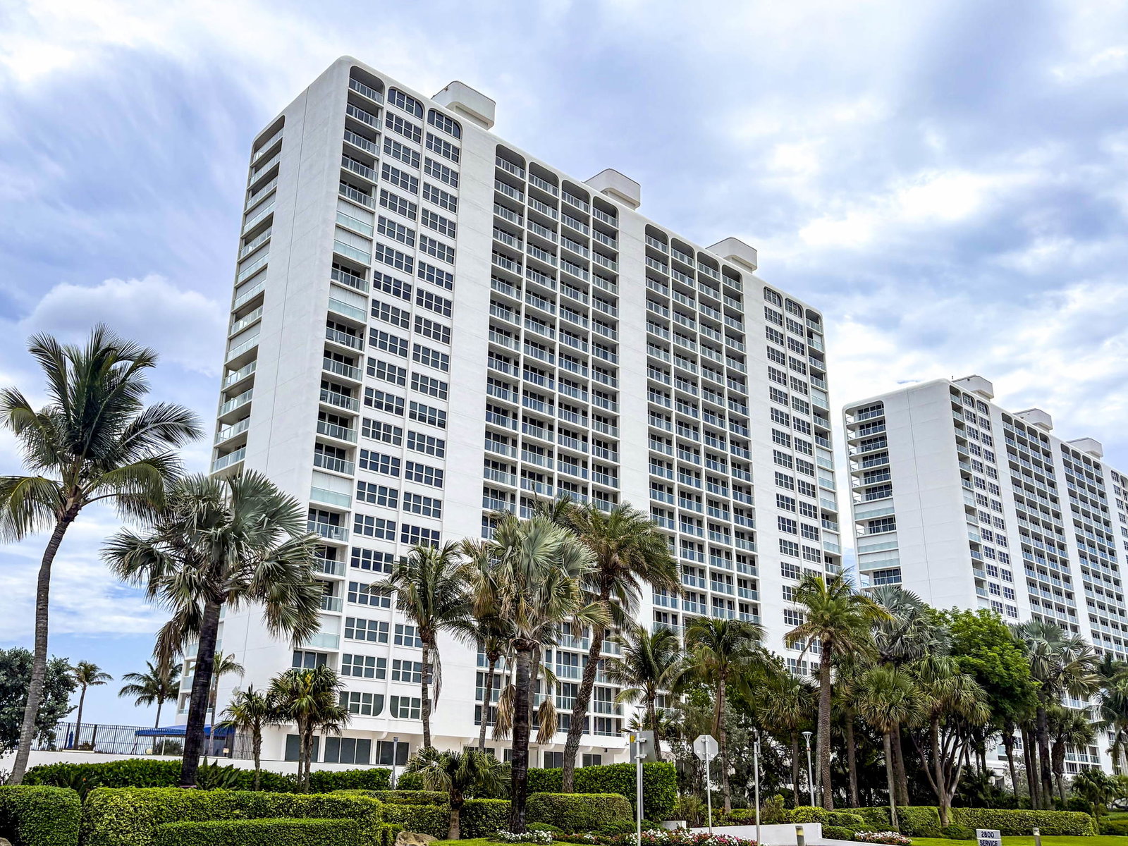 Ocean Towers / Whitehall South